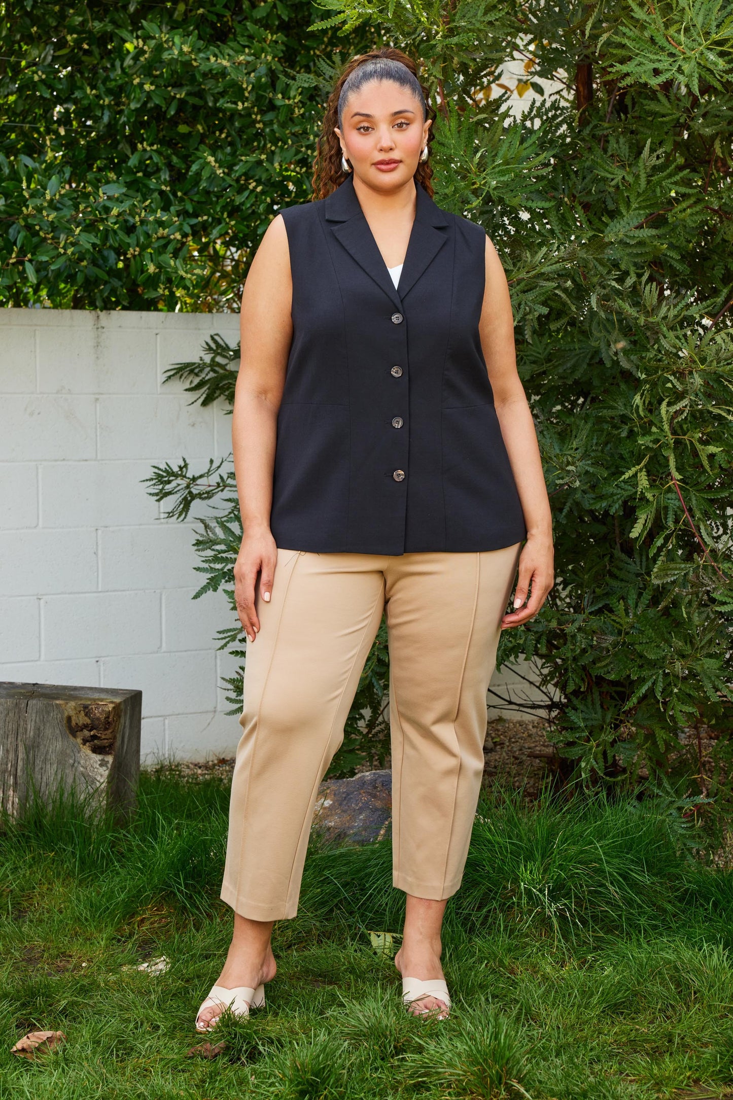 PLUS EXCLUSIVE 4 Button Vest
