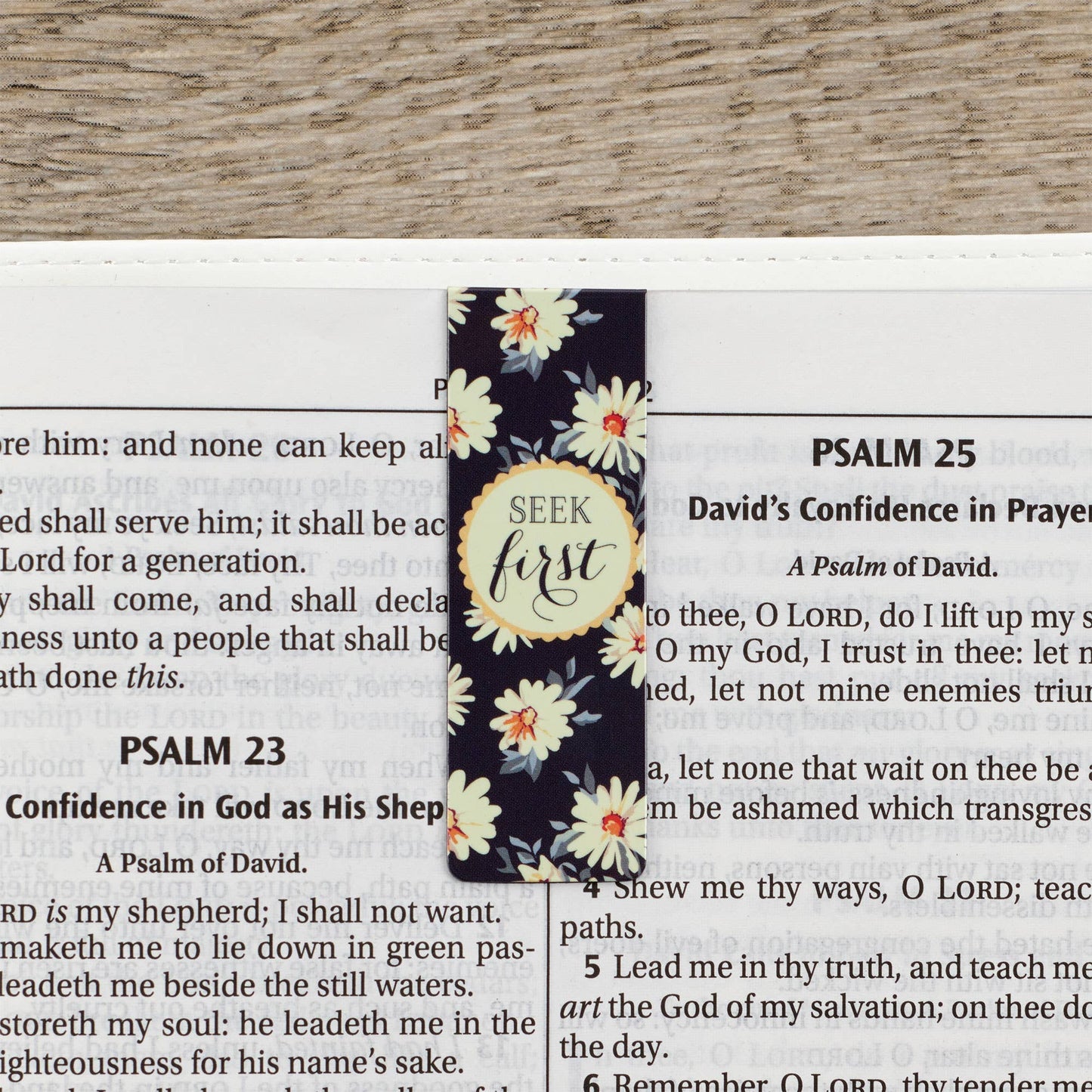 Magnetic Bookmarks | Daisies