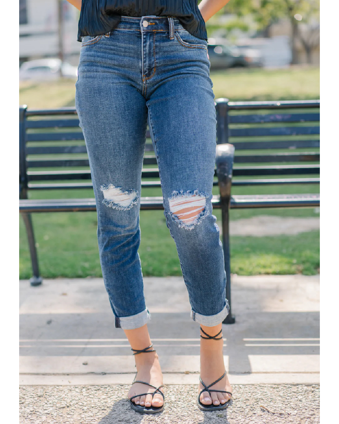 Mid-Rise | Slim | Destroy Jeans