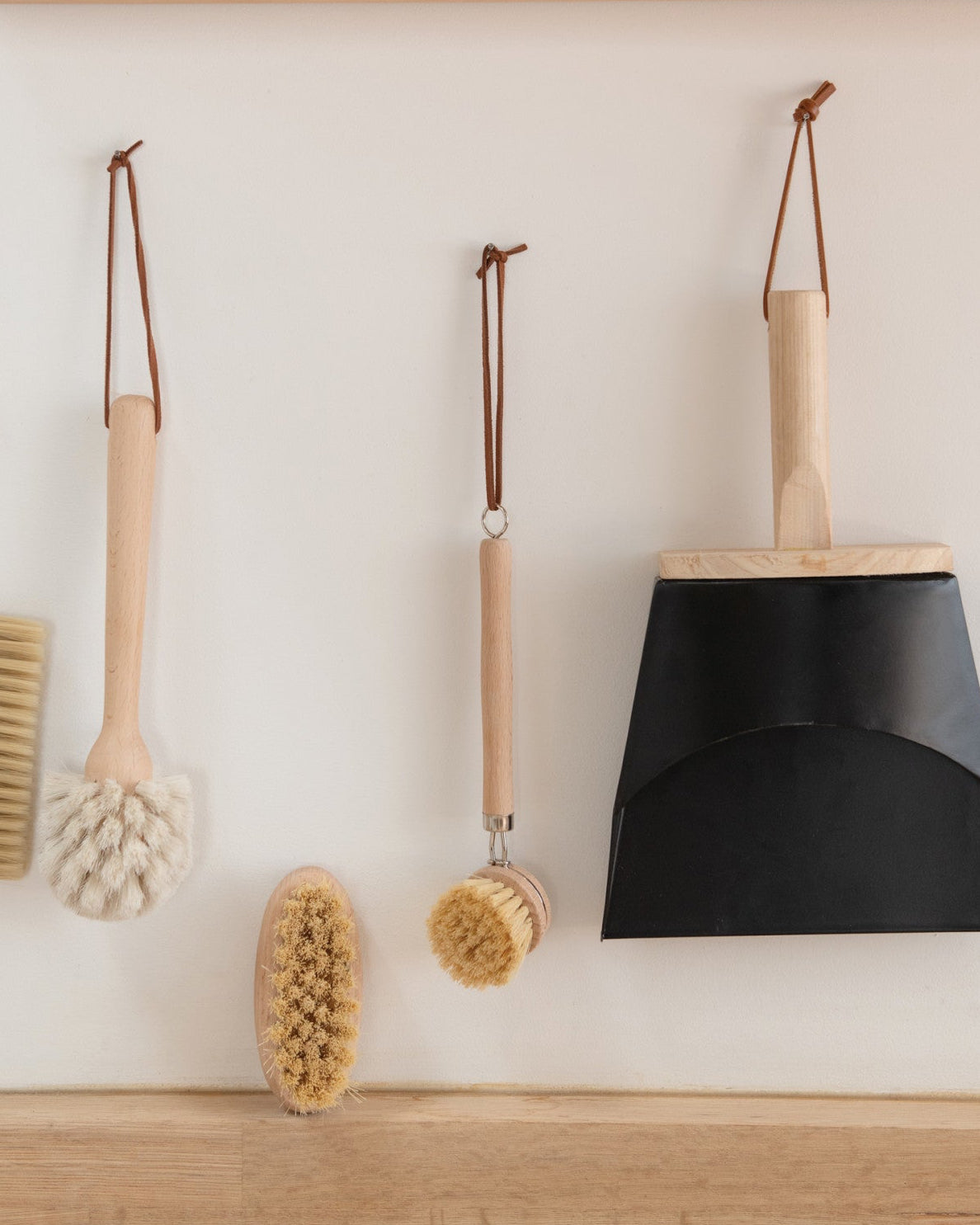 Beech Wood Dish Brush with Leather Strap