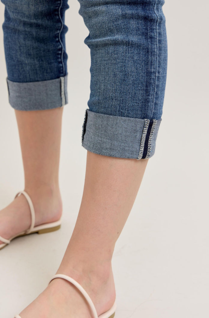 Mid-Rise | Skinny | Capri Dark Wash Jeans