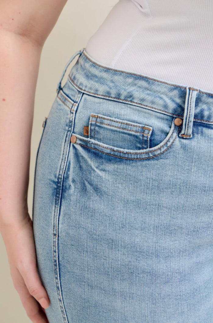 Mid-Rise | Skinny | Tummy Control Vintage Wash Jeans