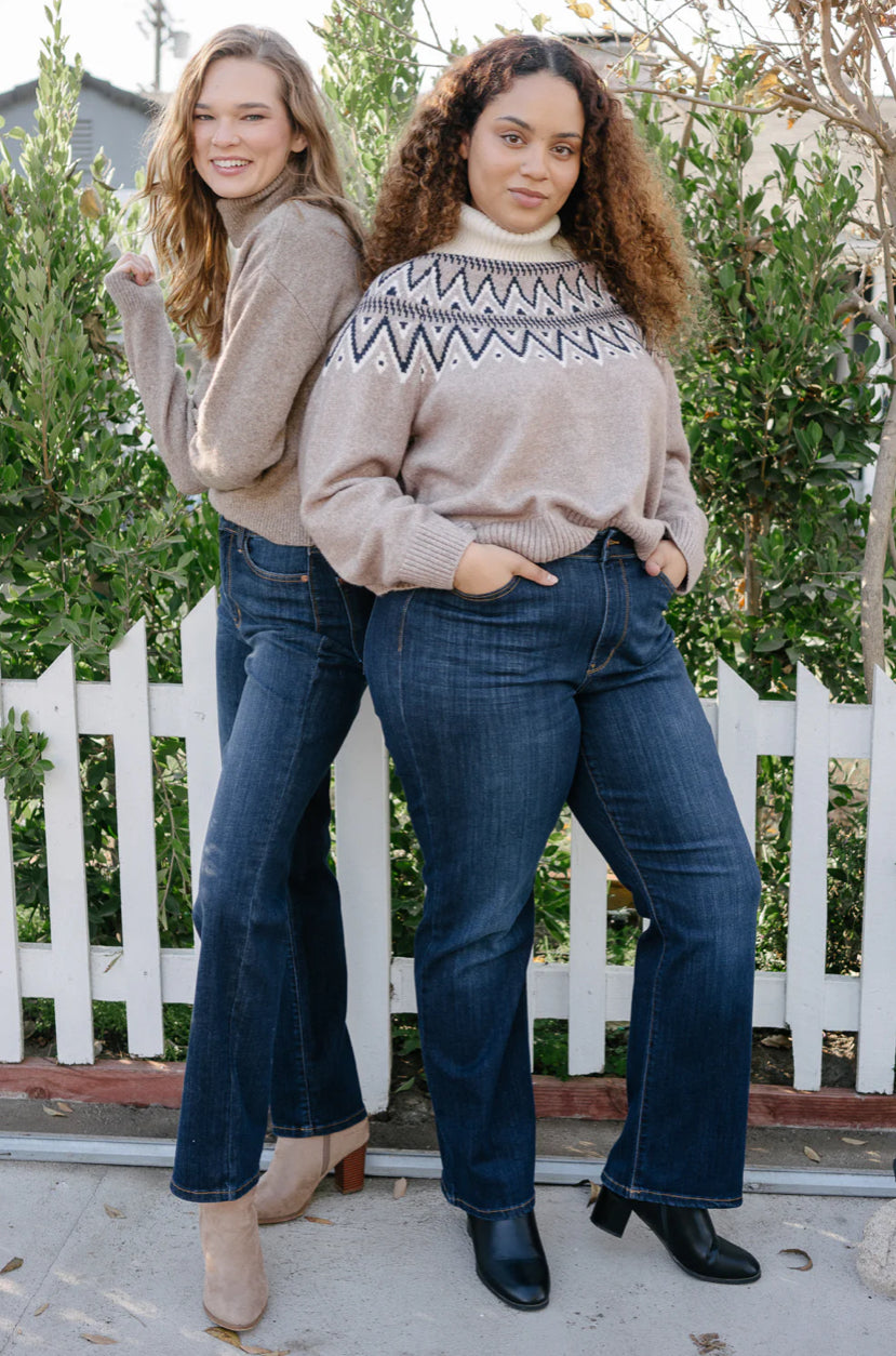 High Waist | Straight | Dark Wash Jeans