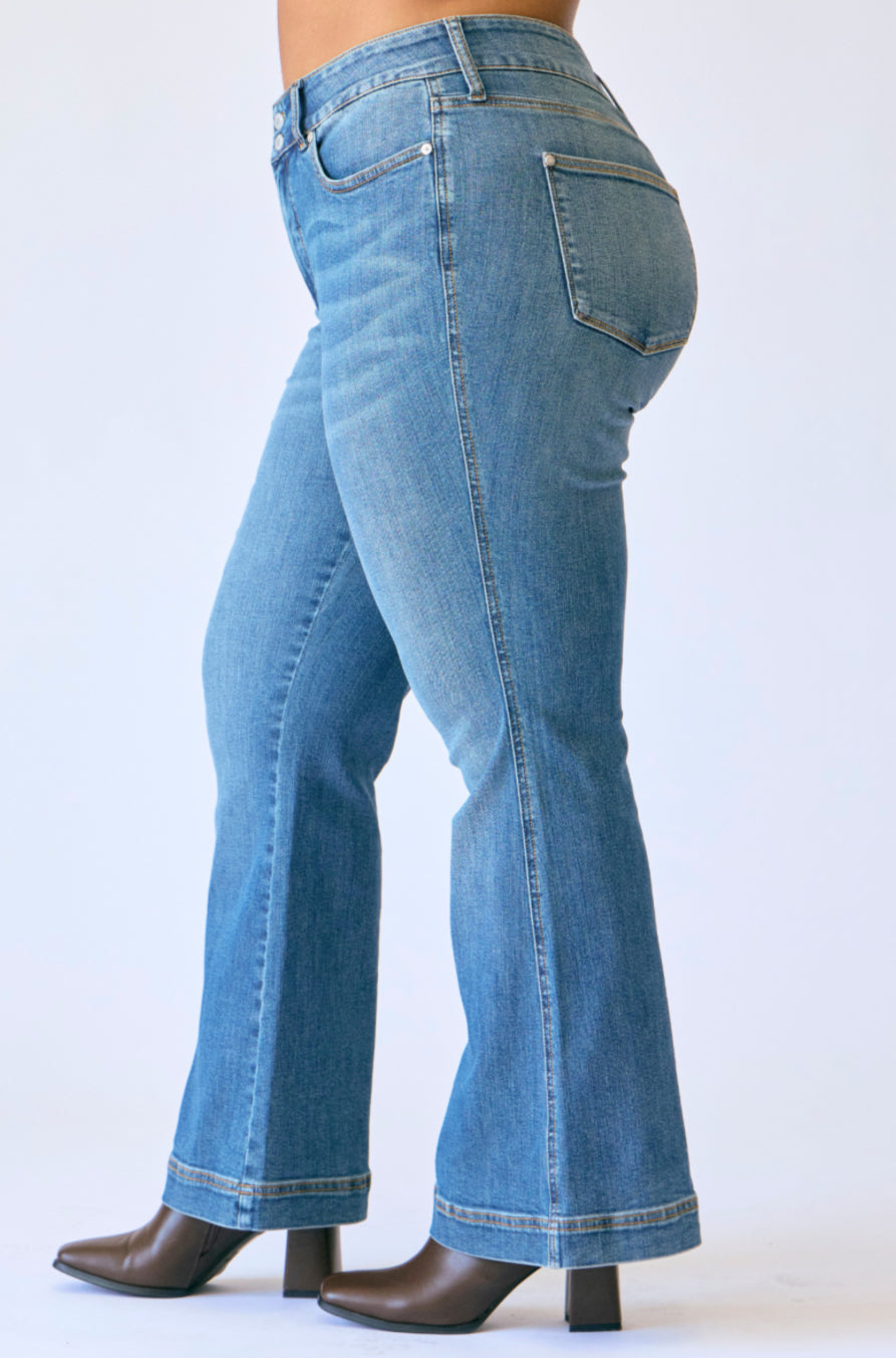 High Waist | Flare | Petite Tummy Control Jeans