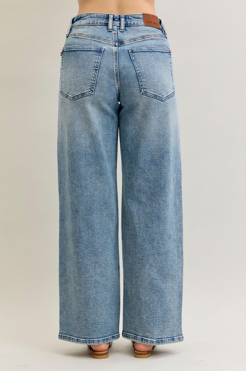 High Waist | Wilhemina | Light Vintage Wash Jeans