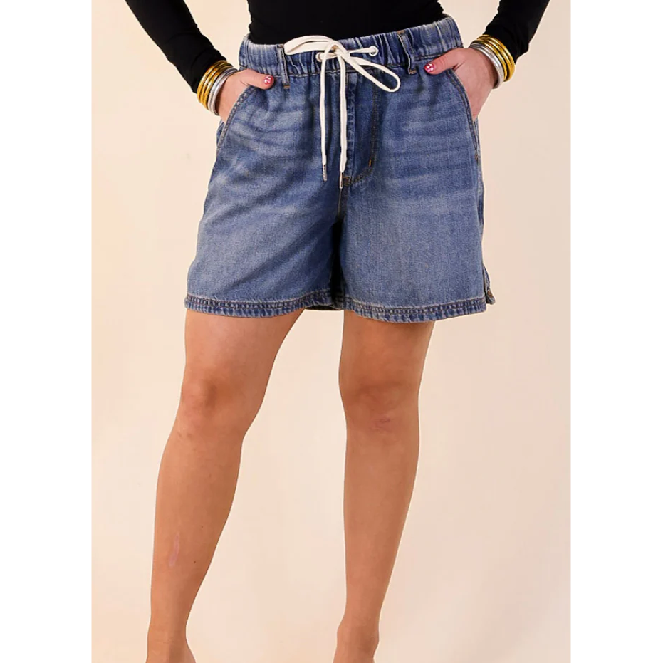 HW | Baggy Shorts | Featherweight