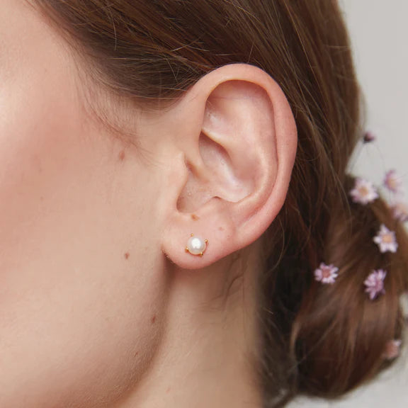 Lilah Pearl Studs | Gold
