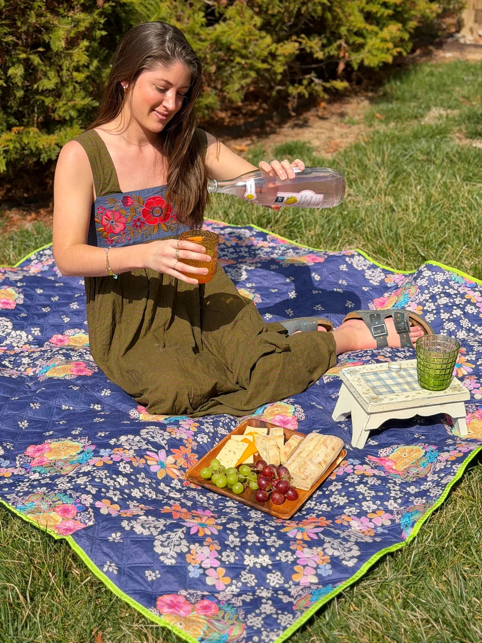 Picnic Blanket Tote | Tropic Bandana Navy