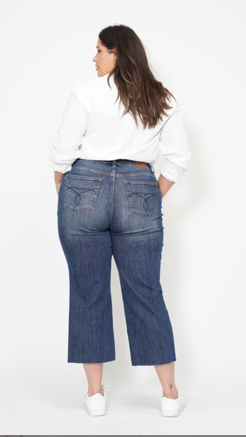 High Waist | Wide Crop | Pocket Embroidery Jeans
