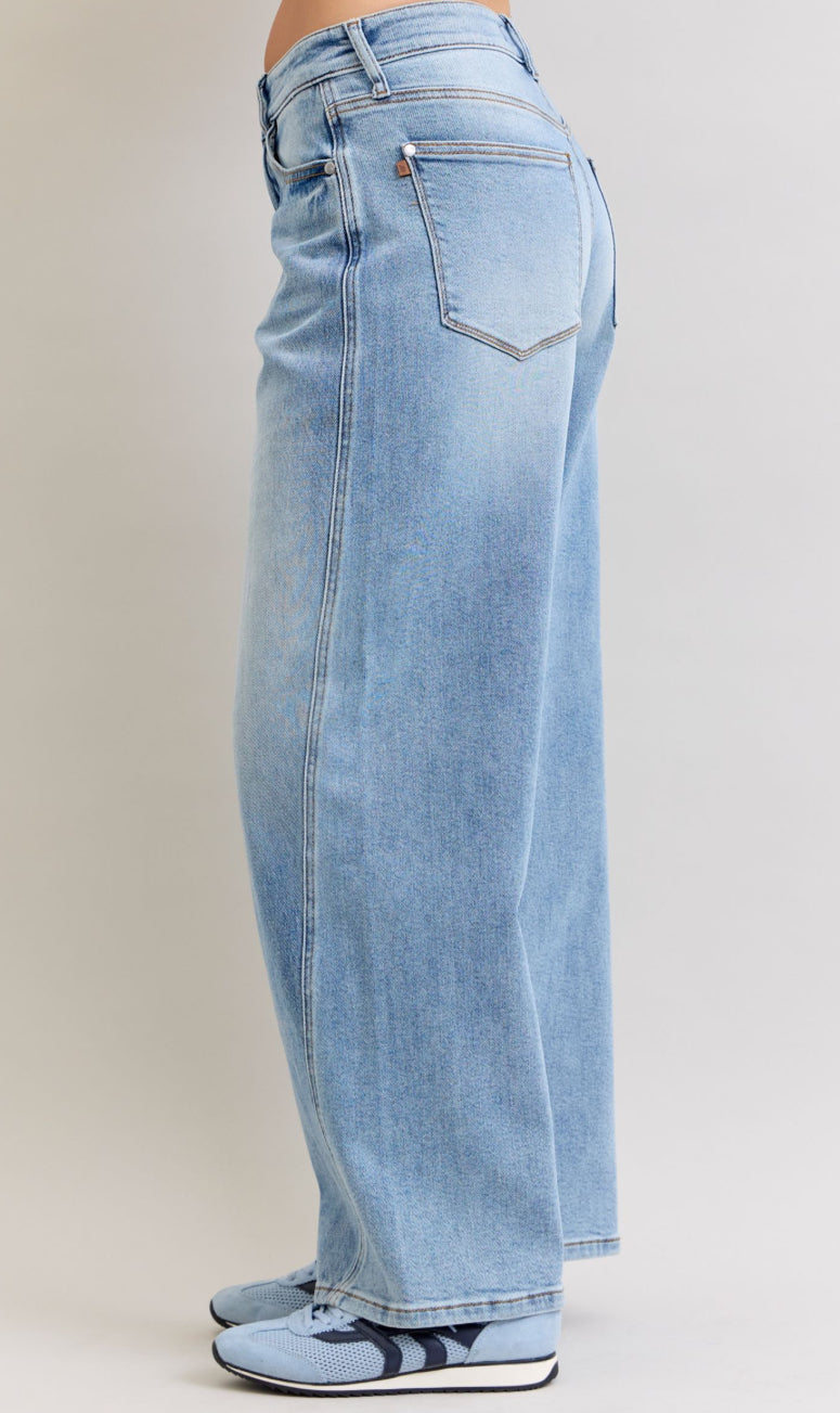 High Waist | Baggy | Rigid Magic Twisted Side Seam Jeans