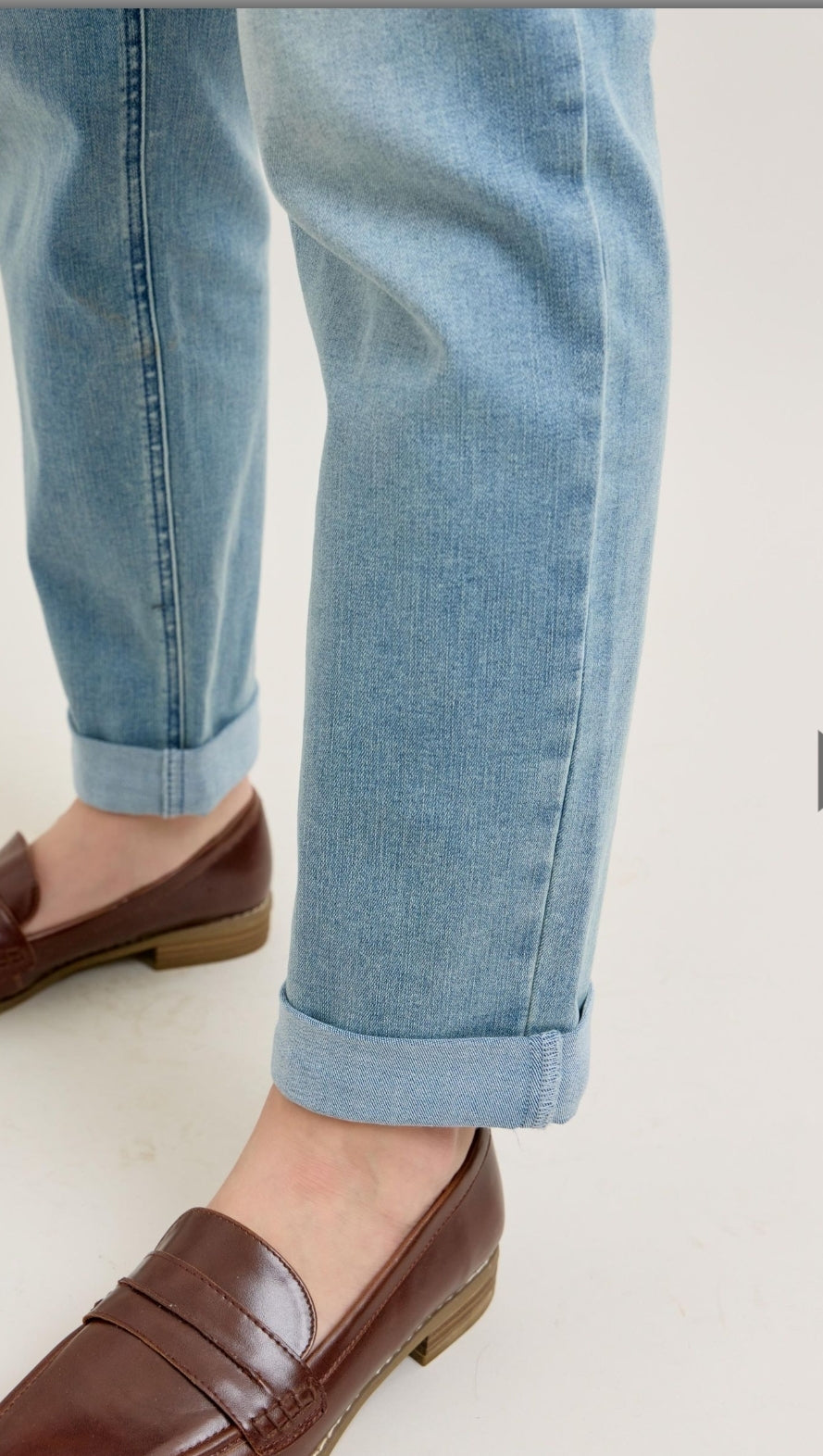 V-Front | Boyfriend | Cool Denim Cuff Jeans