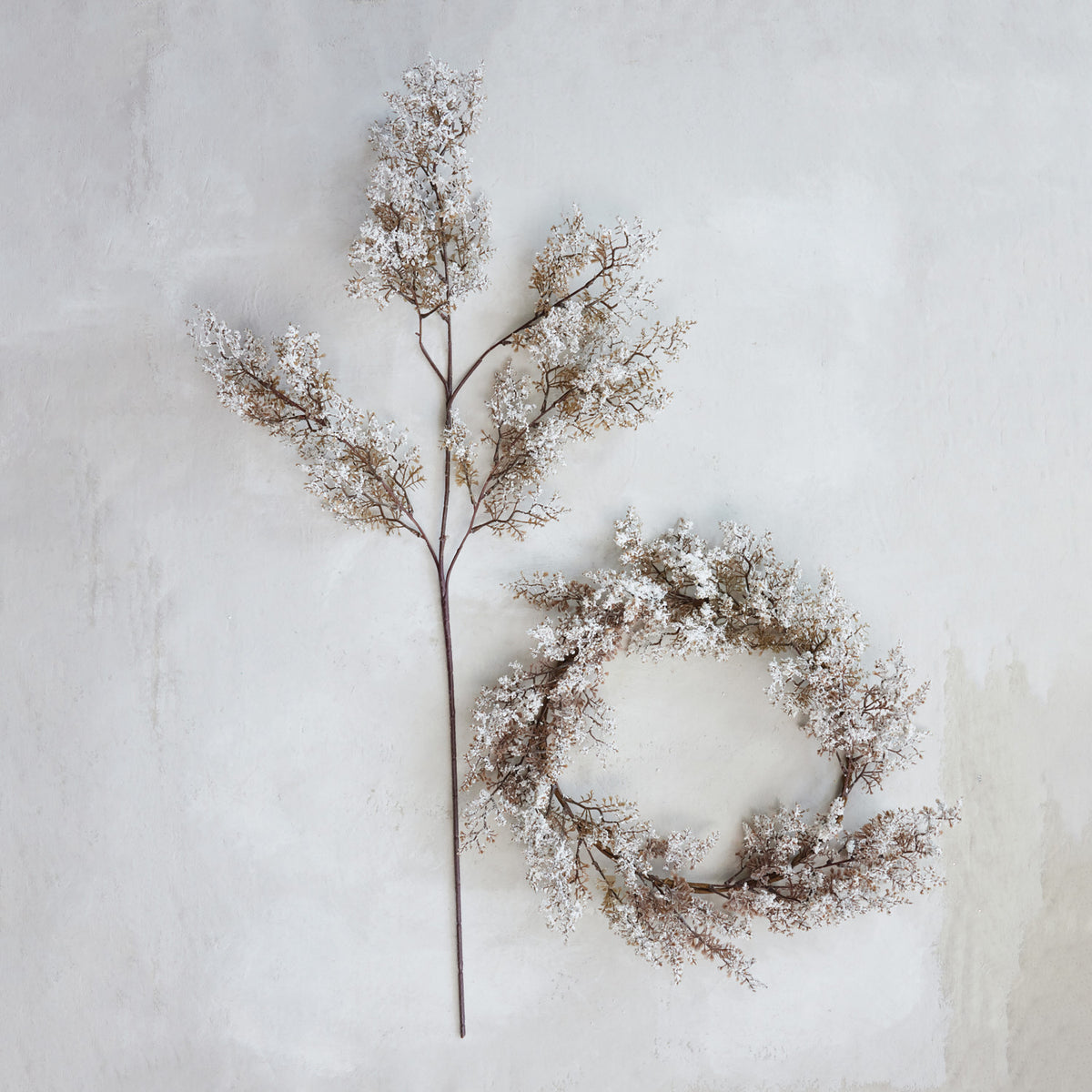 18" Round Faux Juniper Wreath