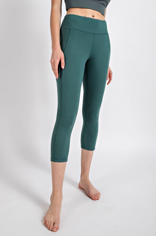 Butter Capri Pocket Leggings: Everglade Green