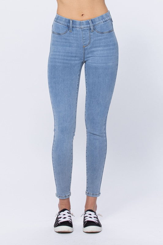 Mid-Rise | Skinny | Pull On Jegging