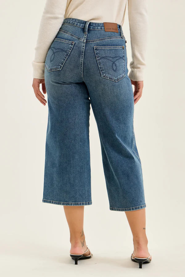 HW | Wide Crop