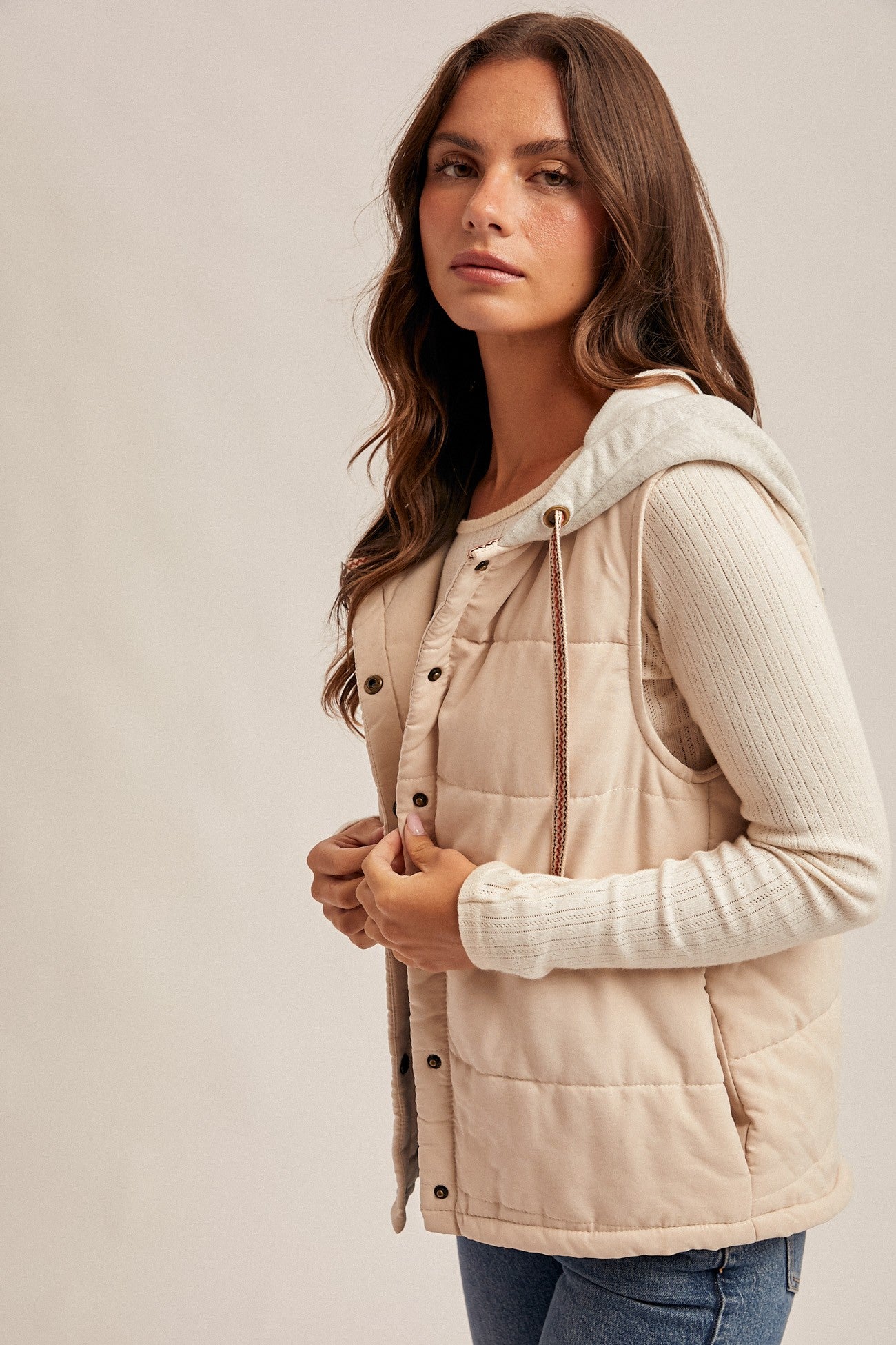 Contrast Trimmed Hooded Puffer Vest