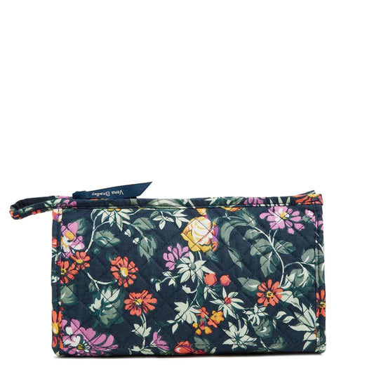 Trapeze Cosmetic  |  Fresh-Cut Floral Green