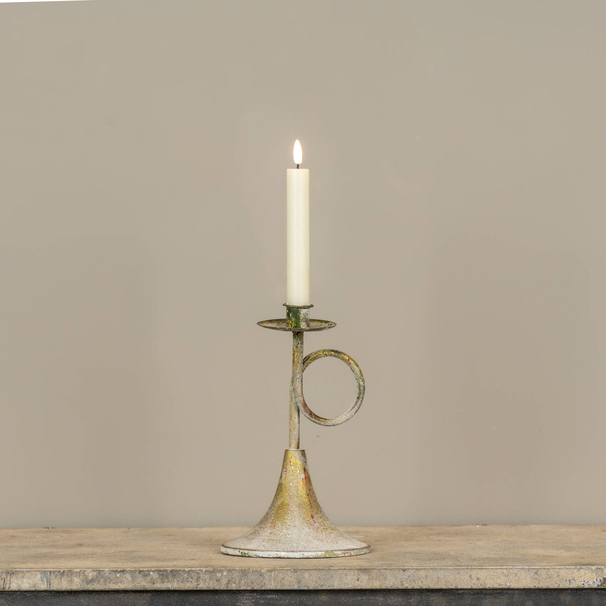 10' Trumpet Candle Holder