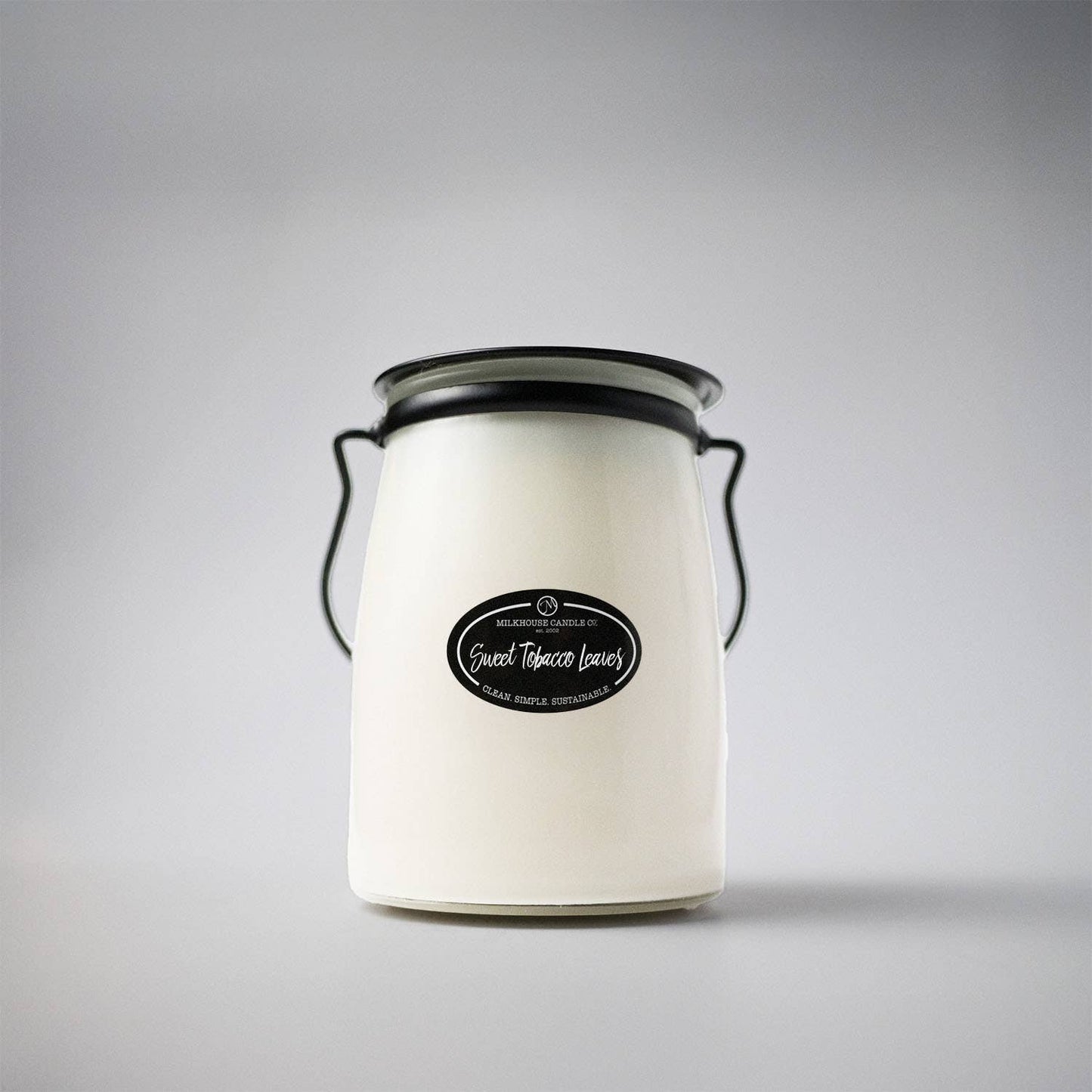 Milkhouse candle |  Sweet Tobacco Leaves