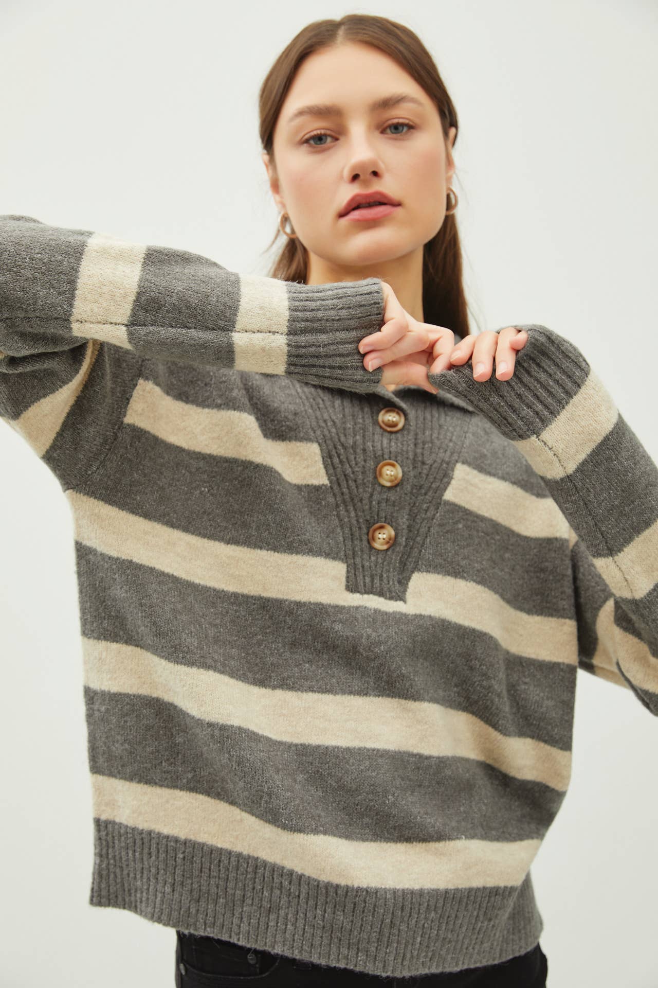 Quarter Button Peter Pan Sweater | Heather Charcoal