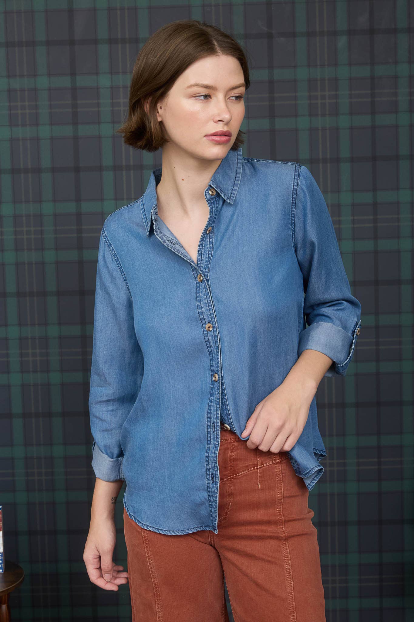 Chambray Collared 3/4 Button Down
