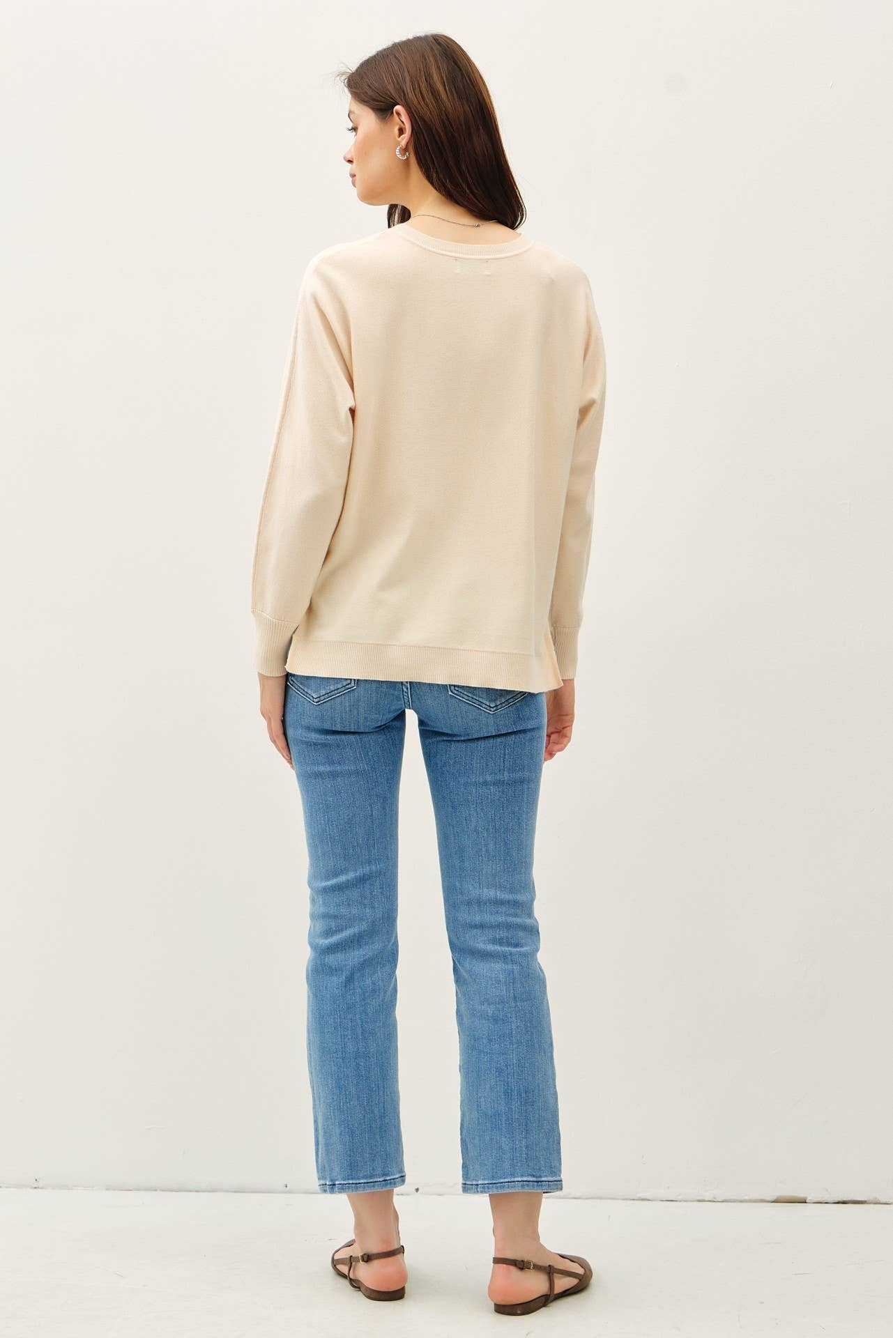 Classic Cut Basic Sweater | Champagne