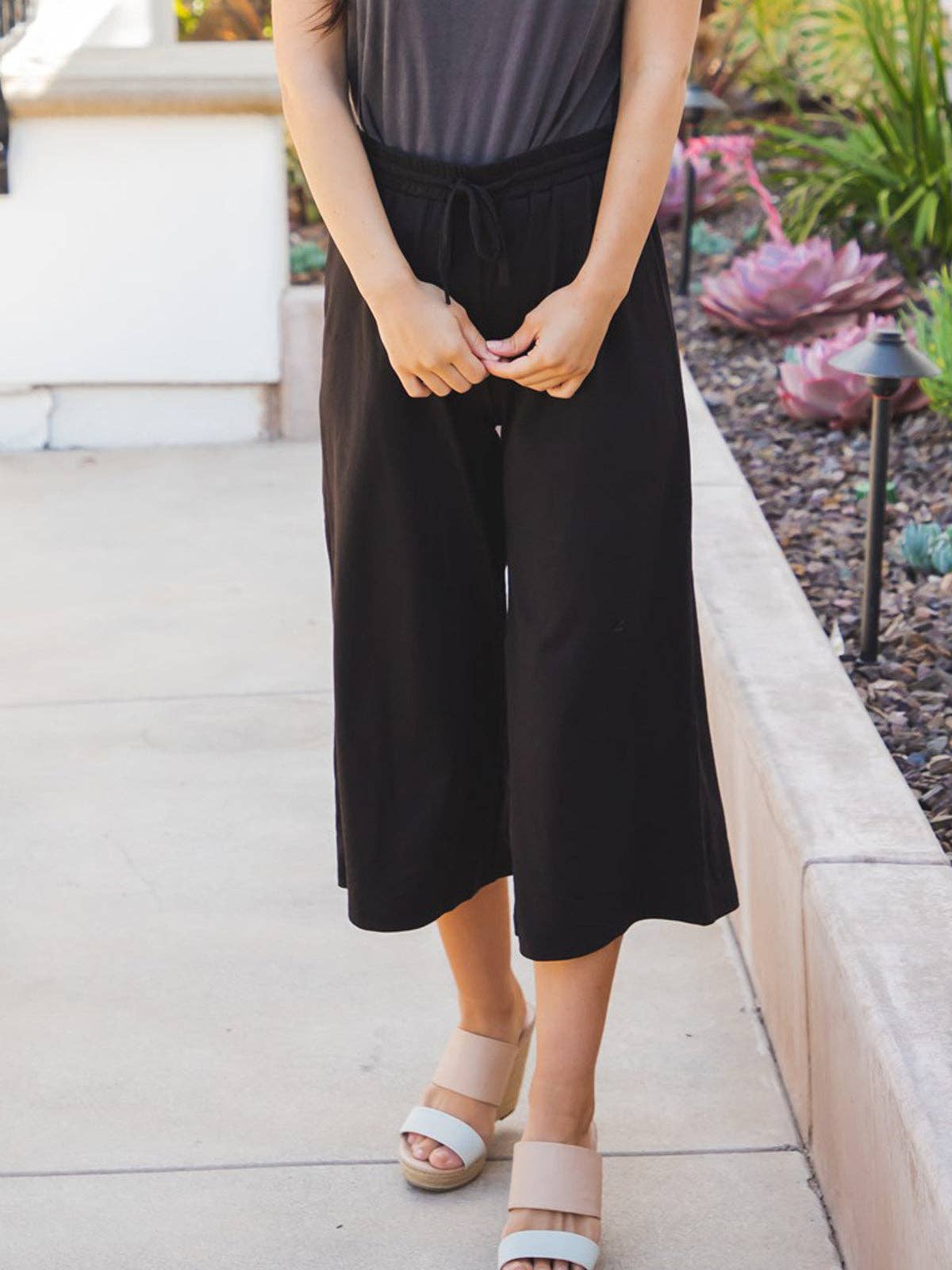 Cropped Wide Leg Pants