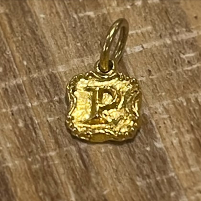 Baby Crest Gold "P"
