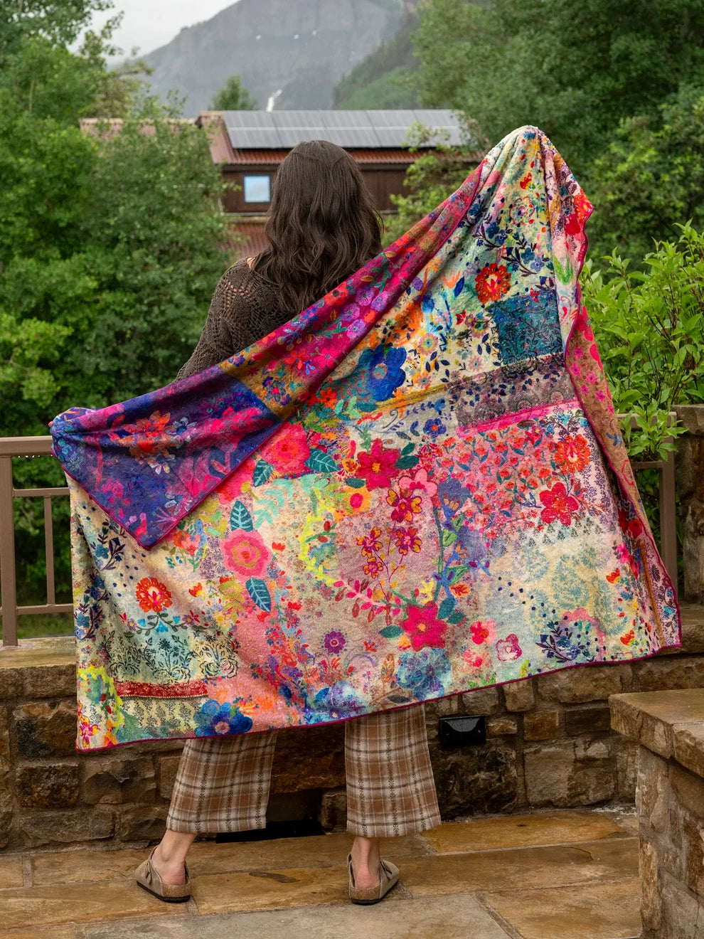 Double-Sided Cozy Throw Blanket | Jewel Border