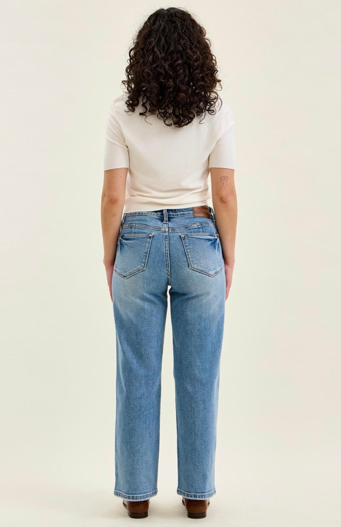 Mid Rise | Petite | Rigid Magic Straight