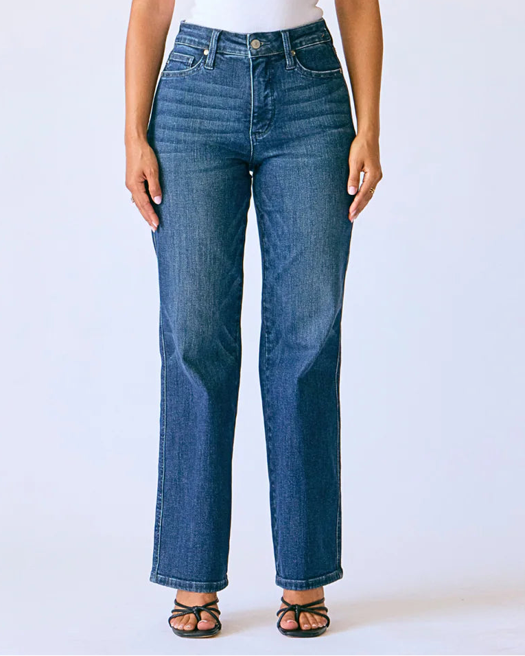Mid-Rise | Straight | Petite Tummy Control Jeans