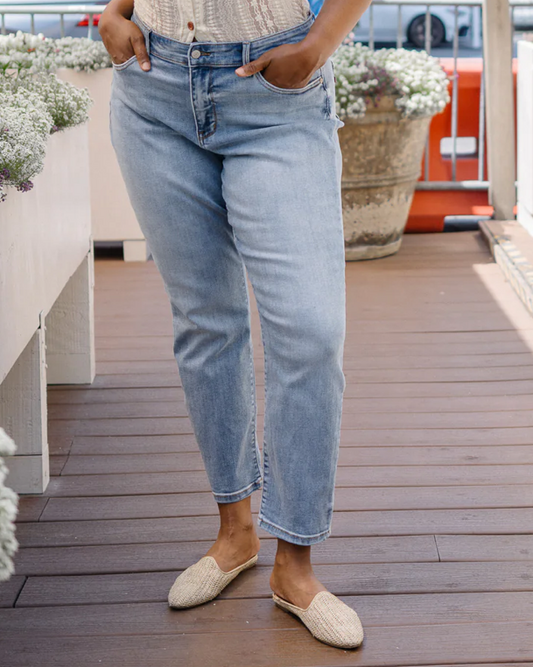 Mid-Rise | Slim | Cell Phone Pocket Jeans