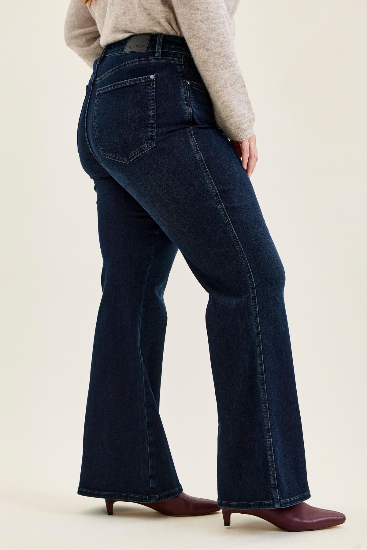HW | Charlotte Flare | Petite
