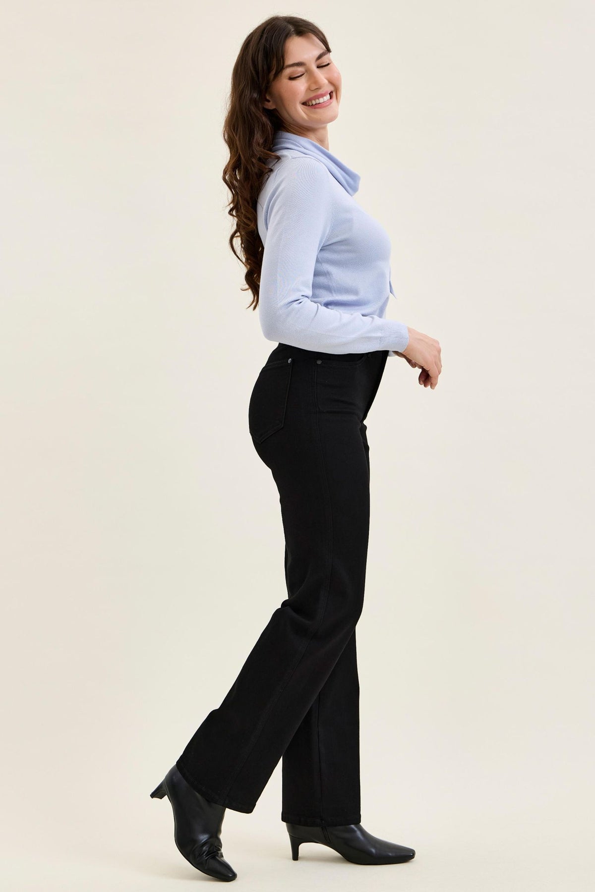 HW | Straight | Black