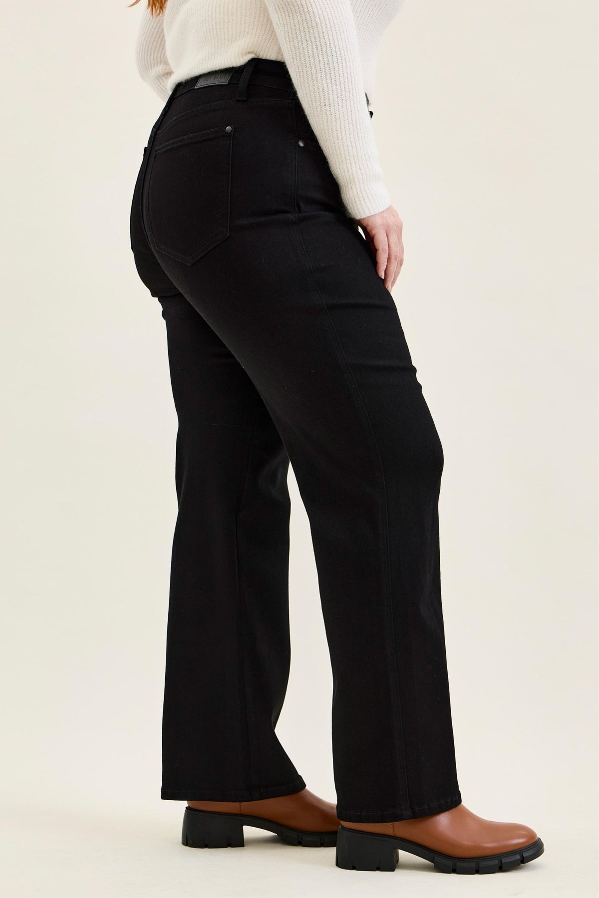 HW | Straight | Black