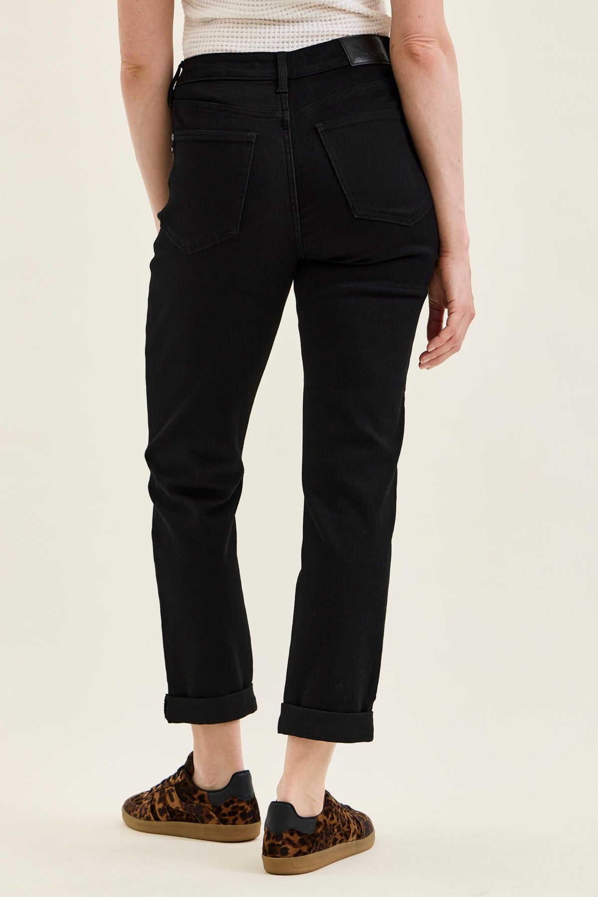 HW | Tara Girlfriend | Black