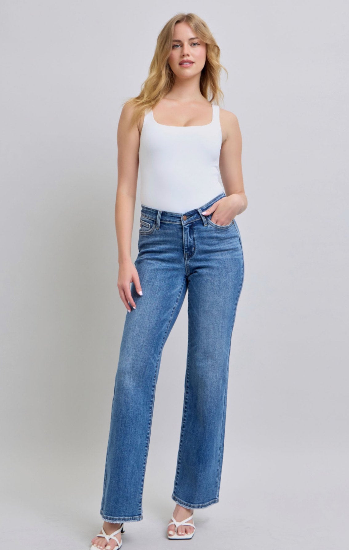 High Waist | Straight | Vintage V-Front Jeans