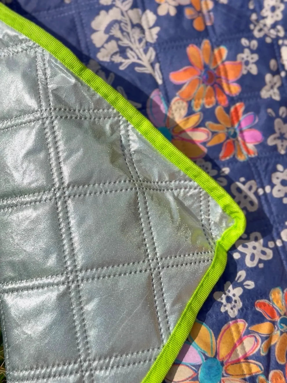 Picnic Blanket Tote | Tropic Bandana Navy