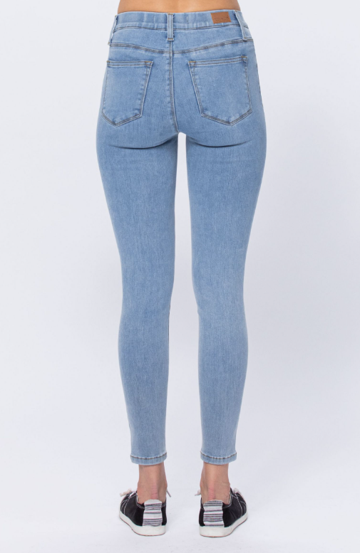 Mid-Rise | Skinny | Pull On Jegging