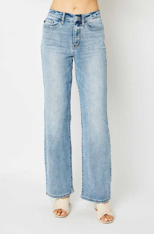 High Waist | Straight | Light Wash Jeans