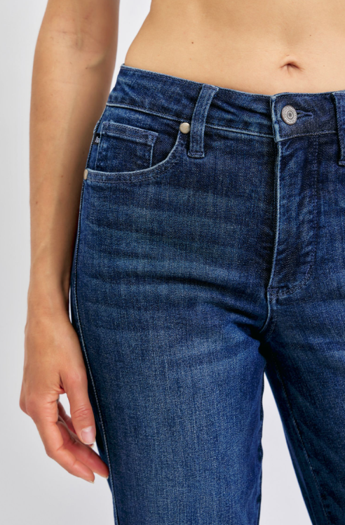 Mid-Rise | Straight | Tummy Control Jeans