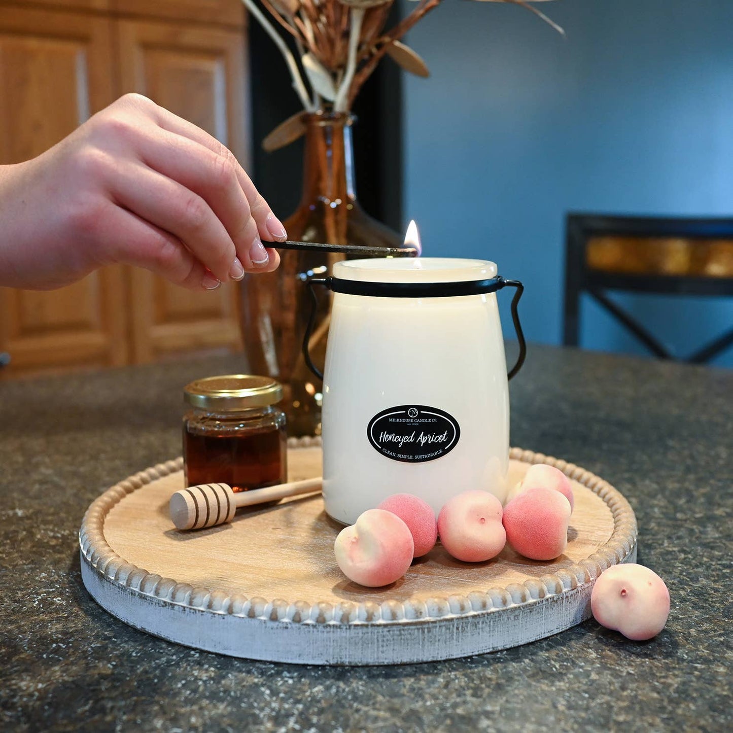 22 oz Butter Jar Candle: Honeyed Apricot