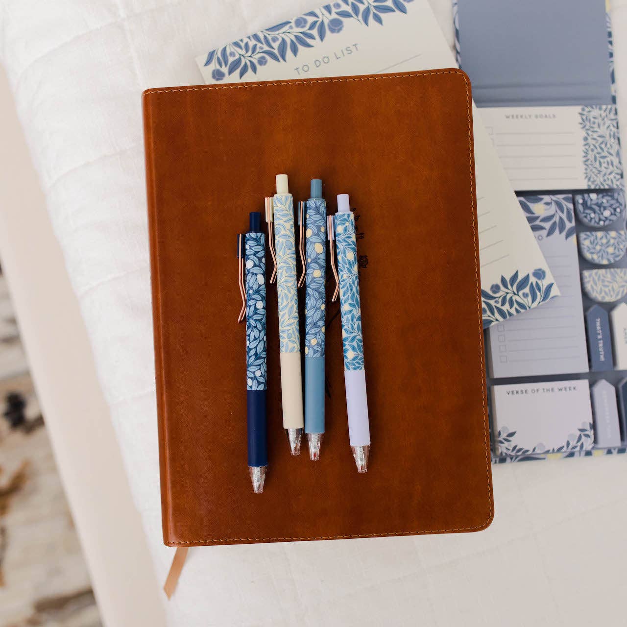 French Blue Floral Pen Set