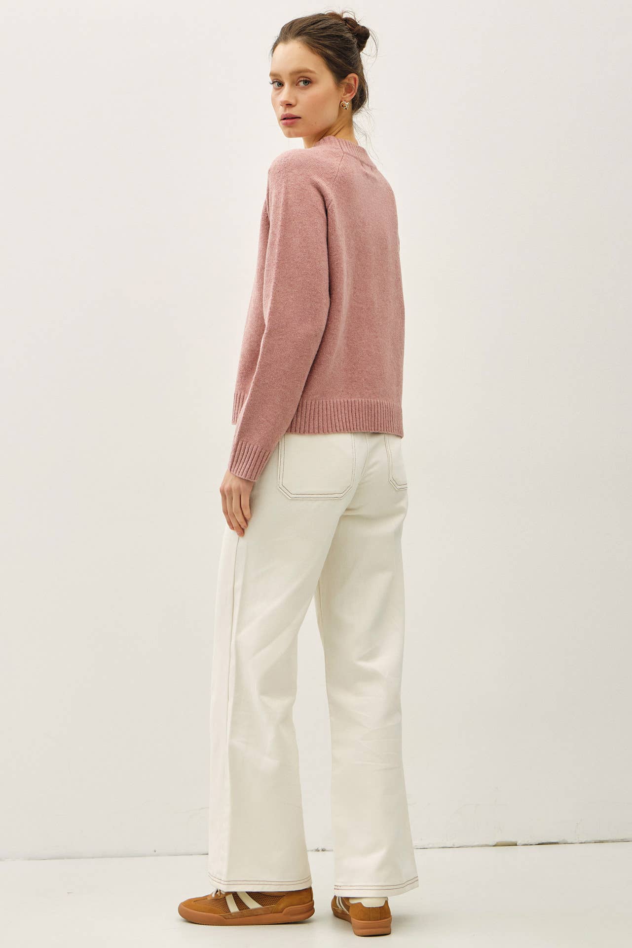 Ribbed Detail Classic Crewneck Sweater