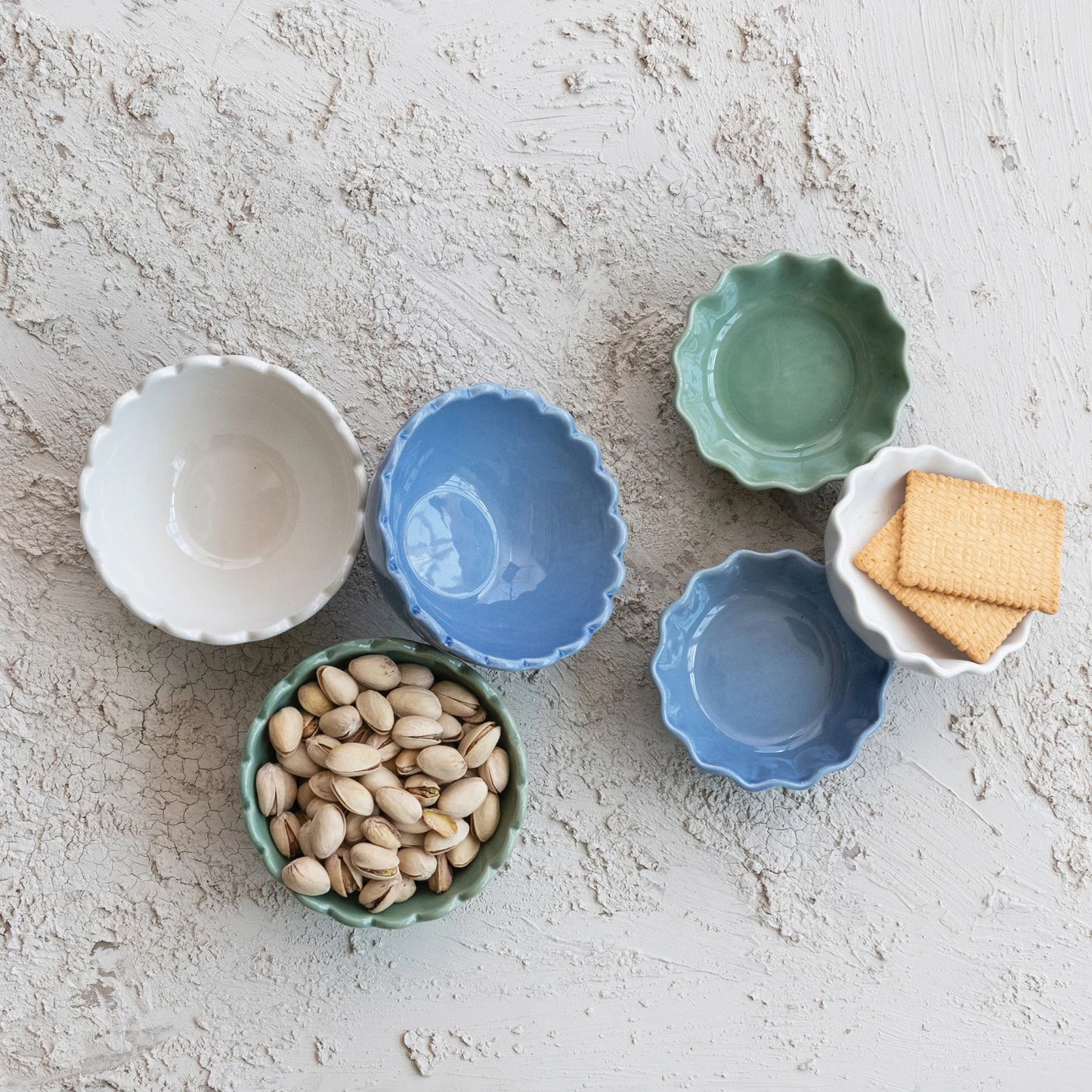 Stoneware Scalloped Shallow Bowl