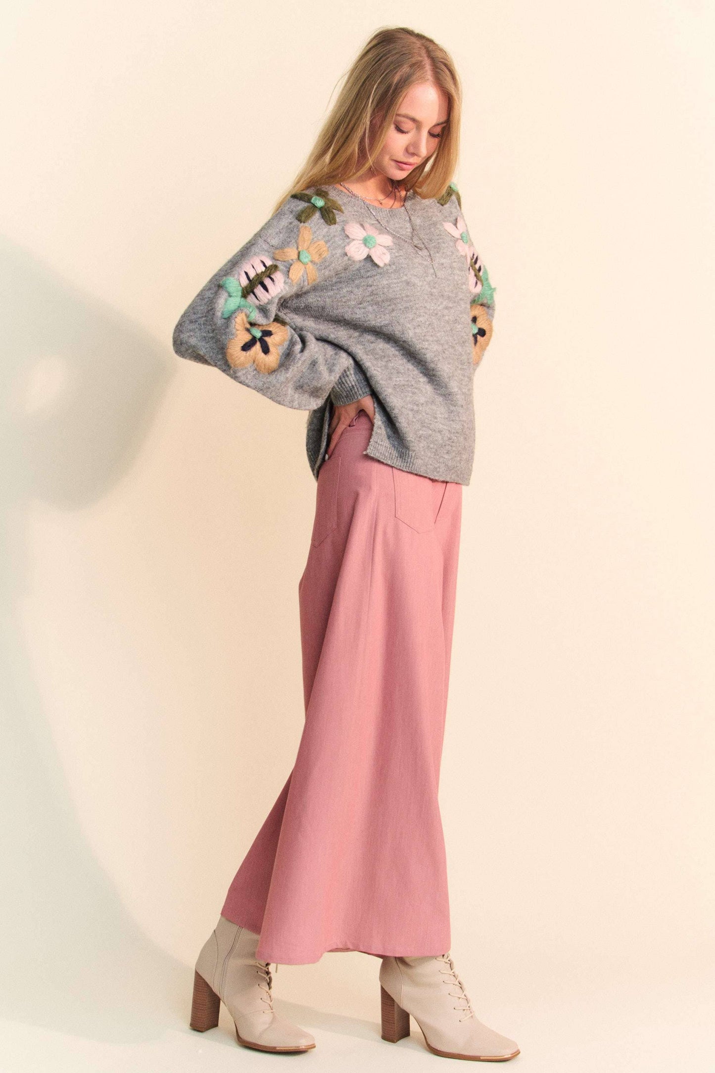 Plus Exclusive| Floral Embroidered Sweater