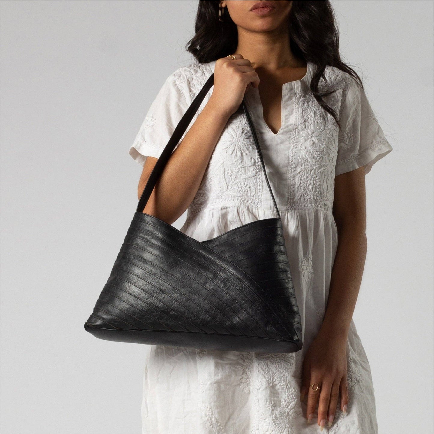 Crisscross Handbag | Black