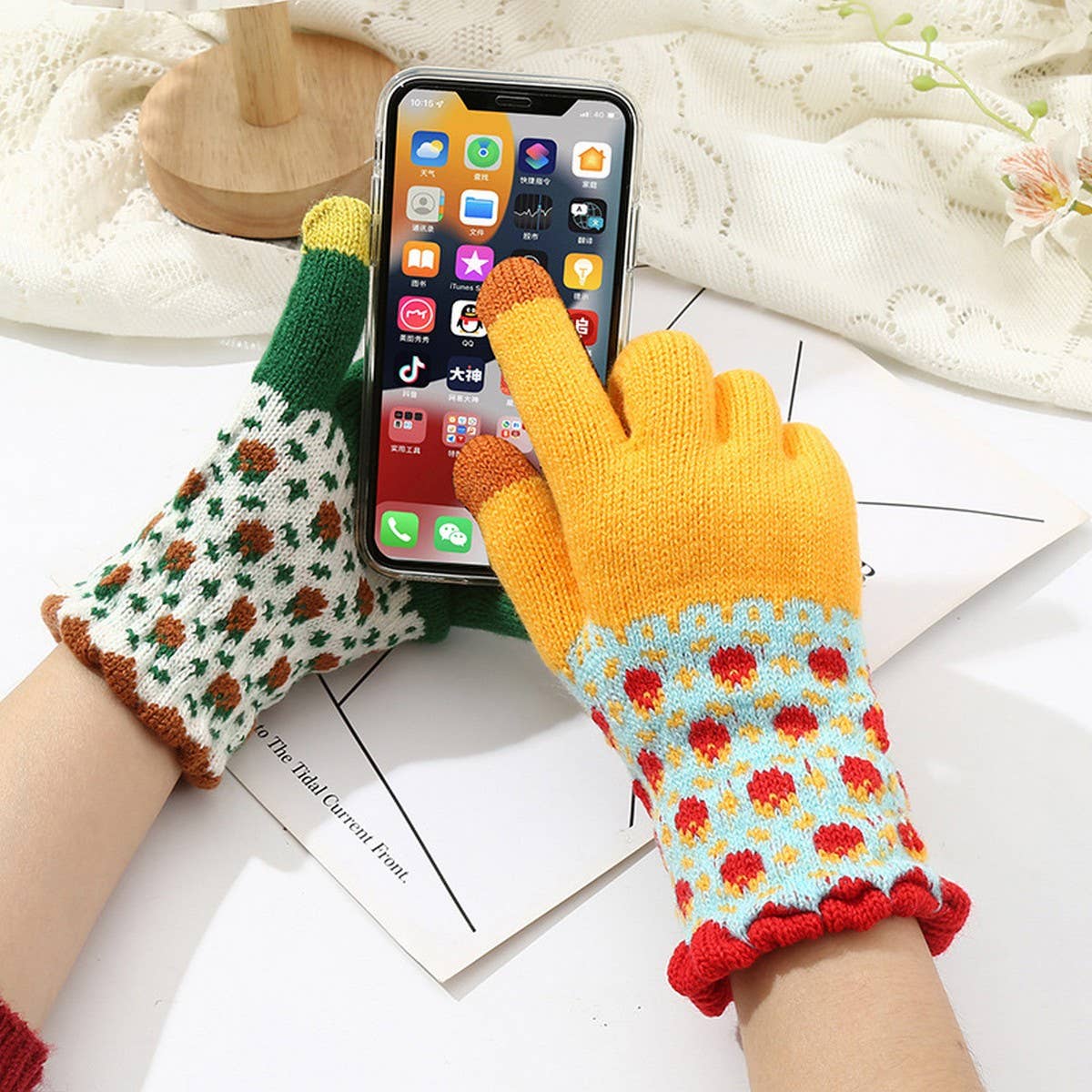 Cute Knit Touchscreen Gloves