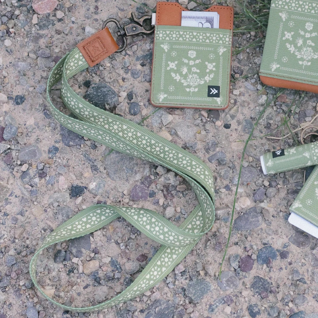 Thread | Sawyer Olive