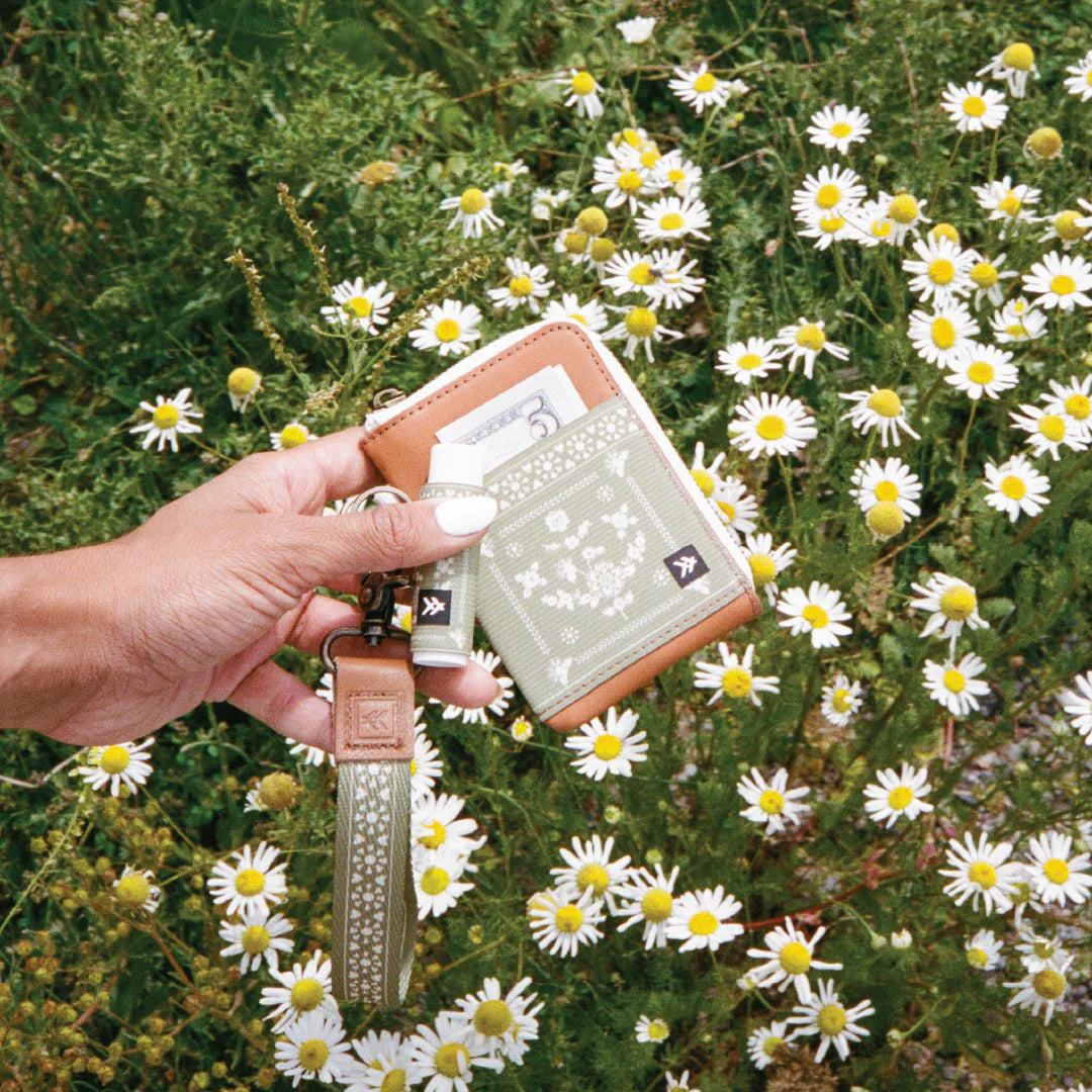 Thread | Sawyer Olive